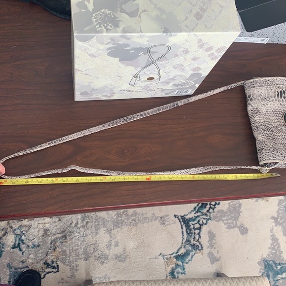 Elliott Lucca leather snake skin pattern crossbody bag - Picture 4 of 9